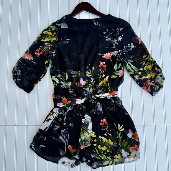 Gianni Bini Black Romber with Flowers details - Picture 2 of 4